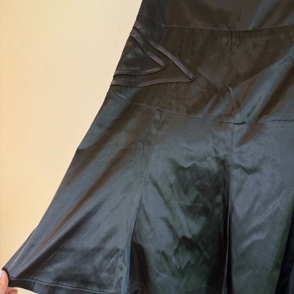 Renee Bardot Black Satin Skirt with Peekaboo Ruffle, Size M - Picture 3 of 8